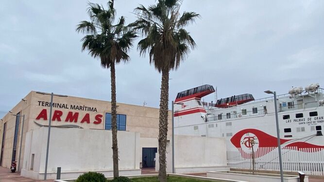 La terminal de pasajeros del Puerto de Motril pasará a denominarse Antonio Armas, pionero en las conexiones con Melilla y Marruecos