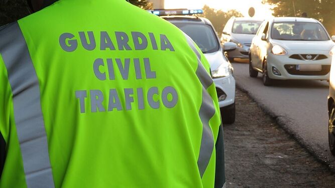 Hospitalizada una mujer en Granada tras un accidente de tráfico con cuatro vehículos implicados