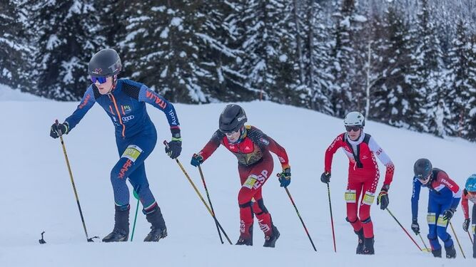 Los granadinos Gonzalo Casares y Ana Alonso, platas en el Europeo de Esquí de montaña