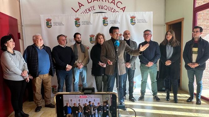 Paco Cuenca junto a miembros del grupo socialista en la Diputación y alcaldes de Fuente Vaqueros, Valderrubio, Pinos Puente, Láchar y Chauchina