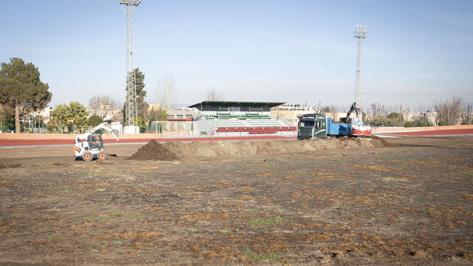Imagen actual del estado del campo de fútbol-rugby de la Diputación de Granada