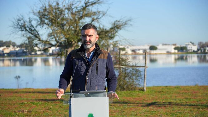 El consejero de Medio Ambiente en la presentación de las inversiones en el Espacio atural de Doñana esta mañana.