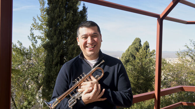 El trompetista Pacho Flores, Grammy Latino 2023, actúa este fin de semana junto a la OCG.