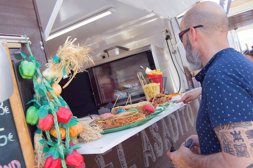As&iacute; son las fiestas que organizan Locos por el Food Truck, granadinos "de pura cepa"