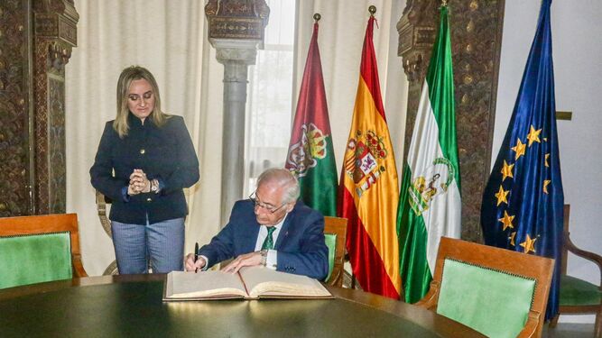 La alcaldesa de Granada, Marifrán Carazo, con el Presidente de Melilla, Juan José Imbroda