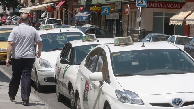 Llega a Granada una nueva 'superapp' de movilidad para "modernizar" el taxi