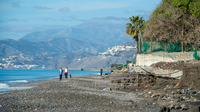 El Gobierno realizará obras de emergencia en Playa Granada tras el último temporal