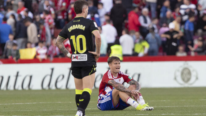 La cara de frustración es habitual en los jugadores del Granada CF al término de los partidos.