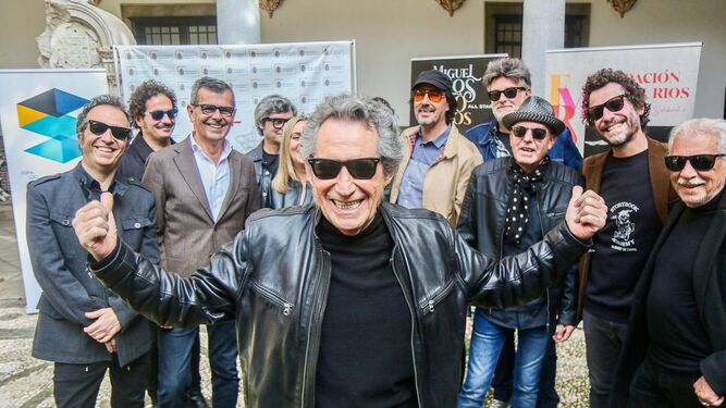 Miguel Ríos celebrará su 80 cumpleaños con un concierto en la Plaza de Toros rodeado de músicos granadinos.