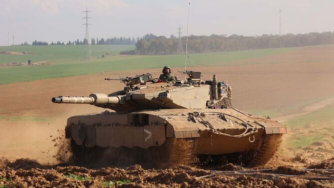Un tanque israelí durante la ofensiva en Gaza.