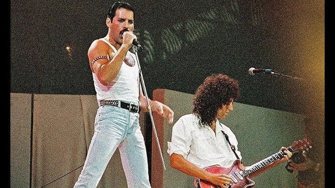Freddie Mercury en uno de sus recitales