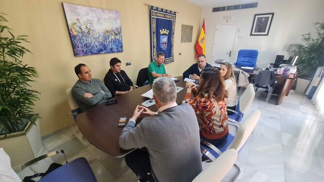 La Federación de Asociaciones de Almuñécar y La Herradura piden al alcalde que lidere la solicitud de infraestructuras de protección para la Playa de Cotobro