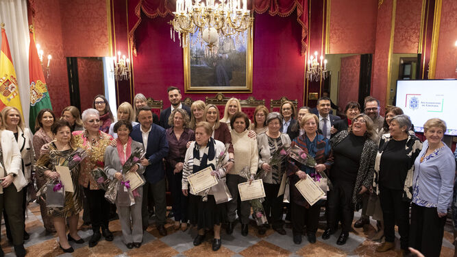 Foto de las premiadas por el Ayuntamiento de Granada