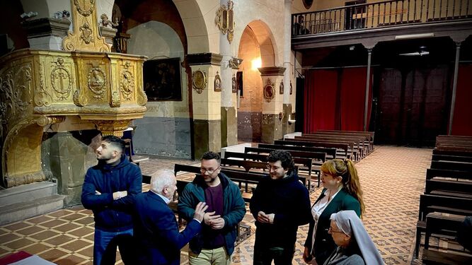 La Federación de Cofradías inicia la adecuación de la iglesia de Santiago