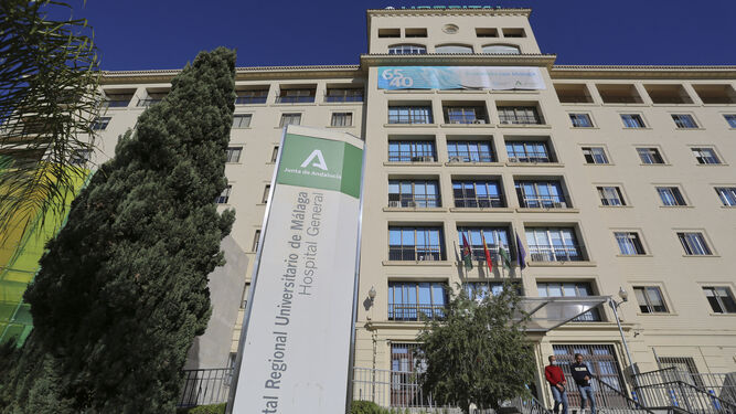 Exteriores del Hospital Regional Universitario de Málaga.