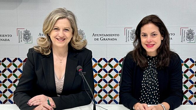 Las concejales de Vox en el Ayuntamiento de Granada, Beatriz Sánchez Agustino y Mónica Rodríguez