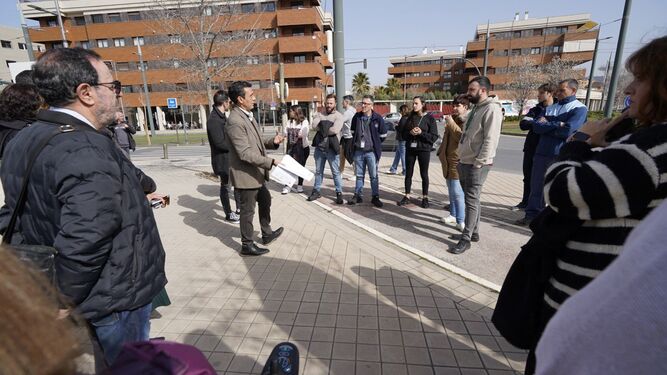 Imagen de la reunión entre Paco Cuenca y los representantes de las empresas del PTS de Granada