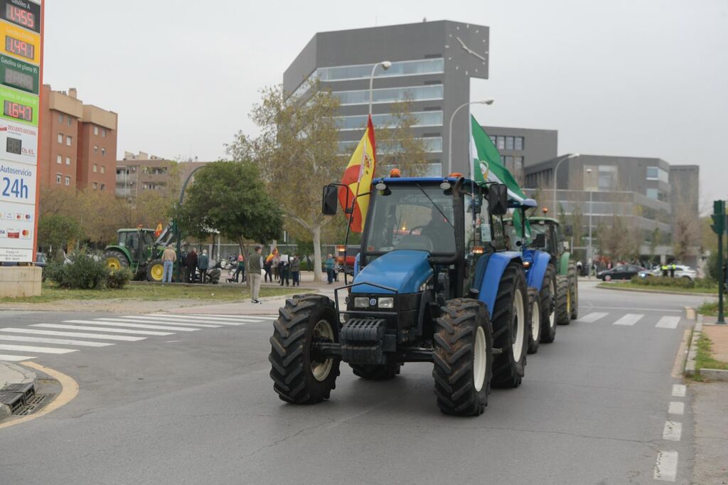 Fotos: as&iacute; est&aacute; siendo el comienzo de la tractorada de Granada
