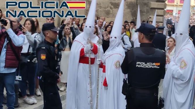 Más de un millar de Policías participan en el Plan Nazareno en la Semana Santa de Granada