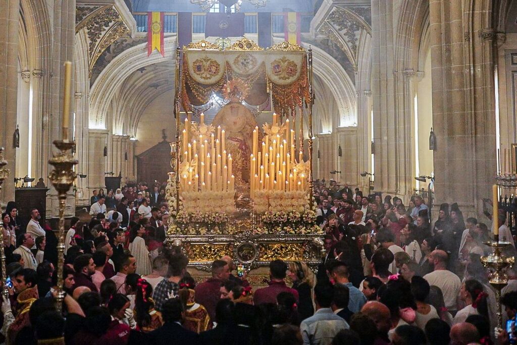 Fotos: el Domingo de Ramos de Granada se queda sin su Santa Cena