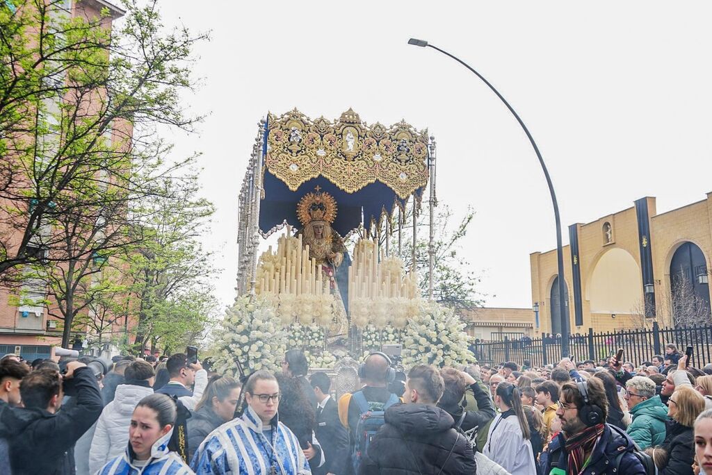 Salesianos abre las puertas a un Jueves Santo normal en Granada