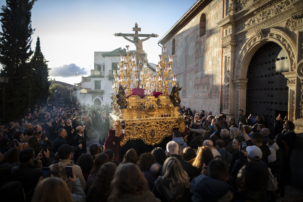 Fotos: Favores recorre las calles de Granada
