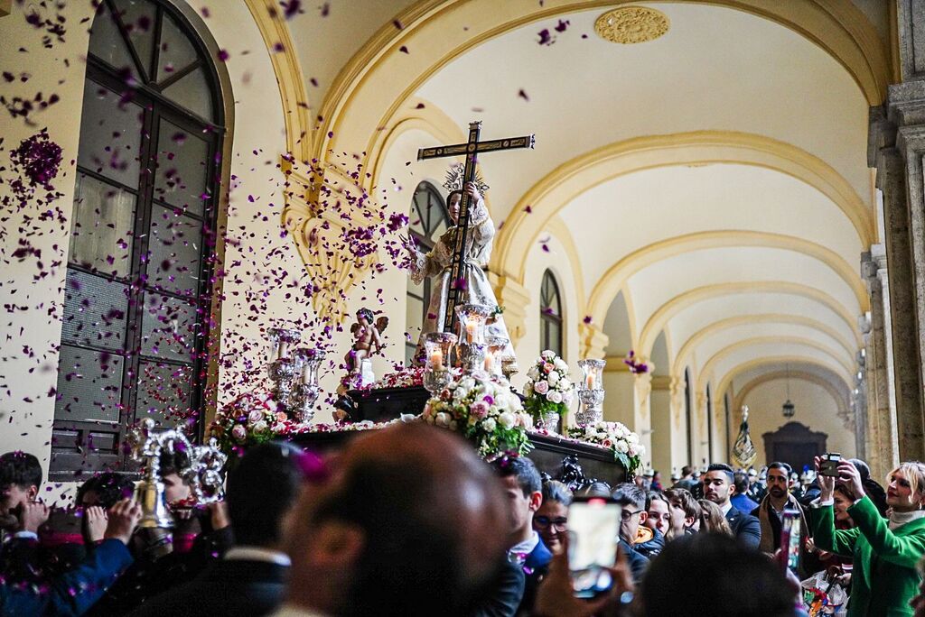 As&iacute; se ha vivido el Domingo de Resurrecci&oacute;n en los templos en Granada