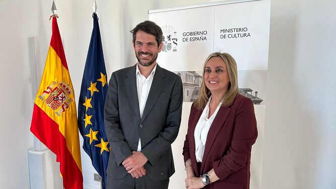 Imagen de la reunión entre el ministro de Cultura y la alcaldesa de Granada