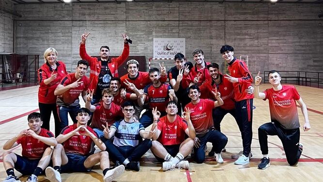 Plantilla del Universidad de Granada de voleibol que logra el ascenso