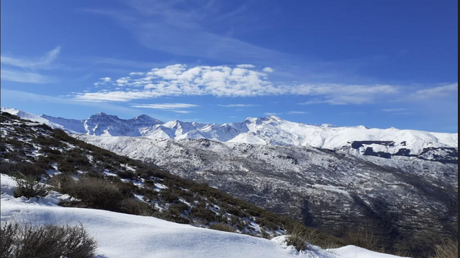 Si vas a hacer montaña este fin de semana en Sierra Nevada, consulta estos datos
