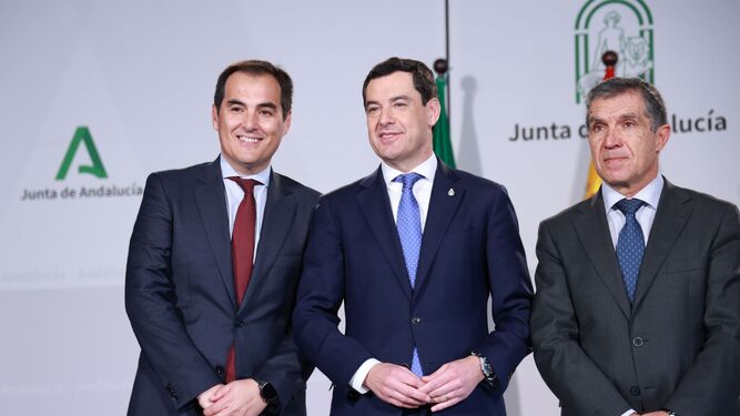 José Antonio Nieto, Juanma Moreno y Lorenzo del Río.