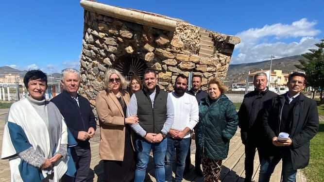 Visita del PSOE de Granada al farillo  de Calahonda