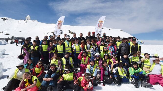 Diputación agota las plazas para la campaña de esquí y beneficia a 4.000 escolares.