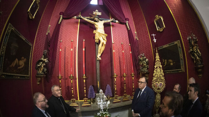 Cristo de los Favores en el interior de la Iglesia de San Cecilio en Granada