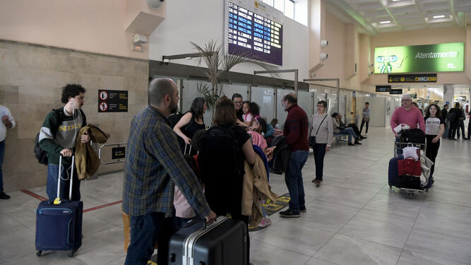 Imagen de la terminal de salidas del Aeropuerto de Granada