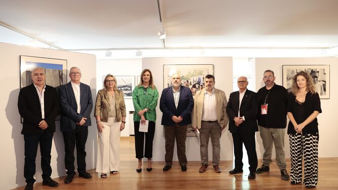 La Feria del Libro de Granada 2024 abre su programación con la exposición de fotografía 'La Humanidad en la Guerra'