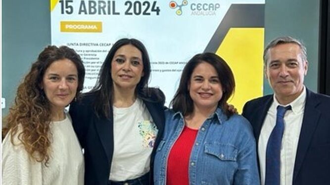 De izquierda a derecha:  José Luis Boyero Marcos y Beatriz Barbeyto Herrero, vicepresidentes;  Mónica Gómez Rodríguez, presidenta y Ana Morillo Núñez, secretaria general.